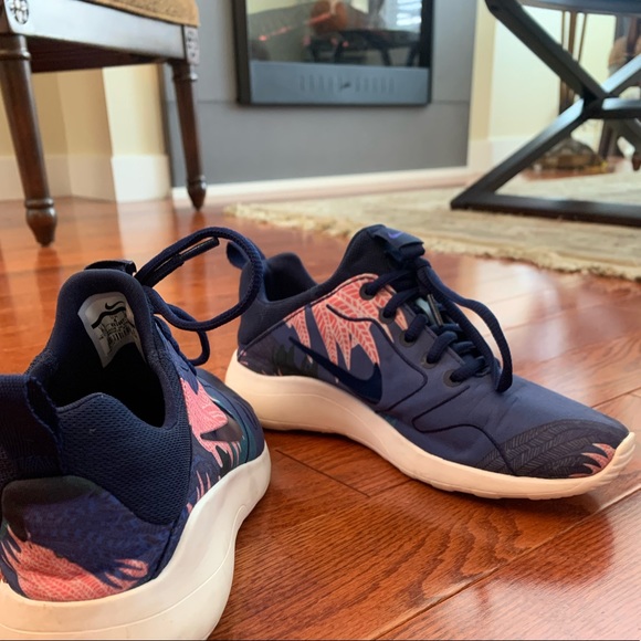 Nike Runners - Picture 3 of 4